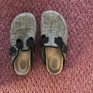 American eagle tweed clogs